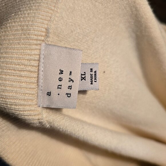 Long Butter White Universal Thread Fitted Soft Knit Skirt Size XL - Picture 2 of 4